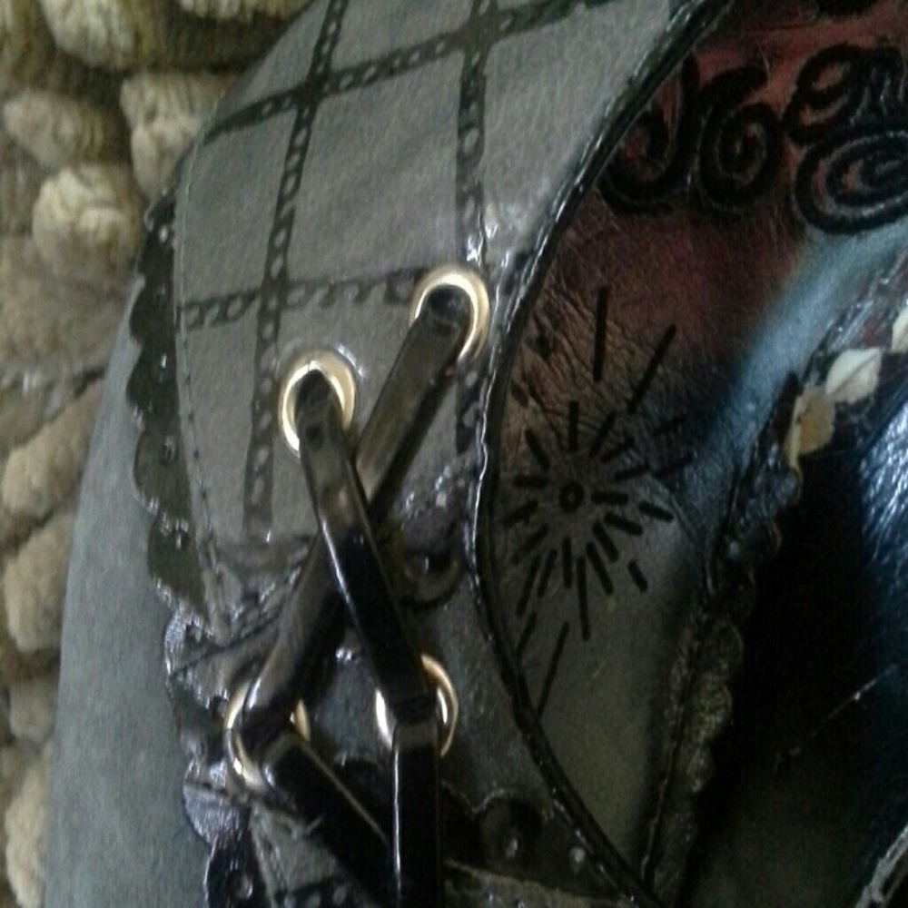 Shoes - Picture 3 of 4